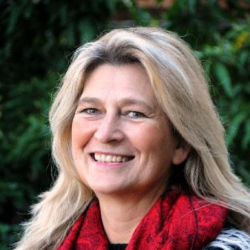 Professor Lise Korsten